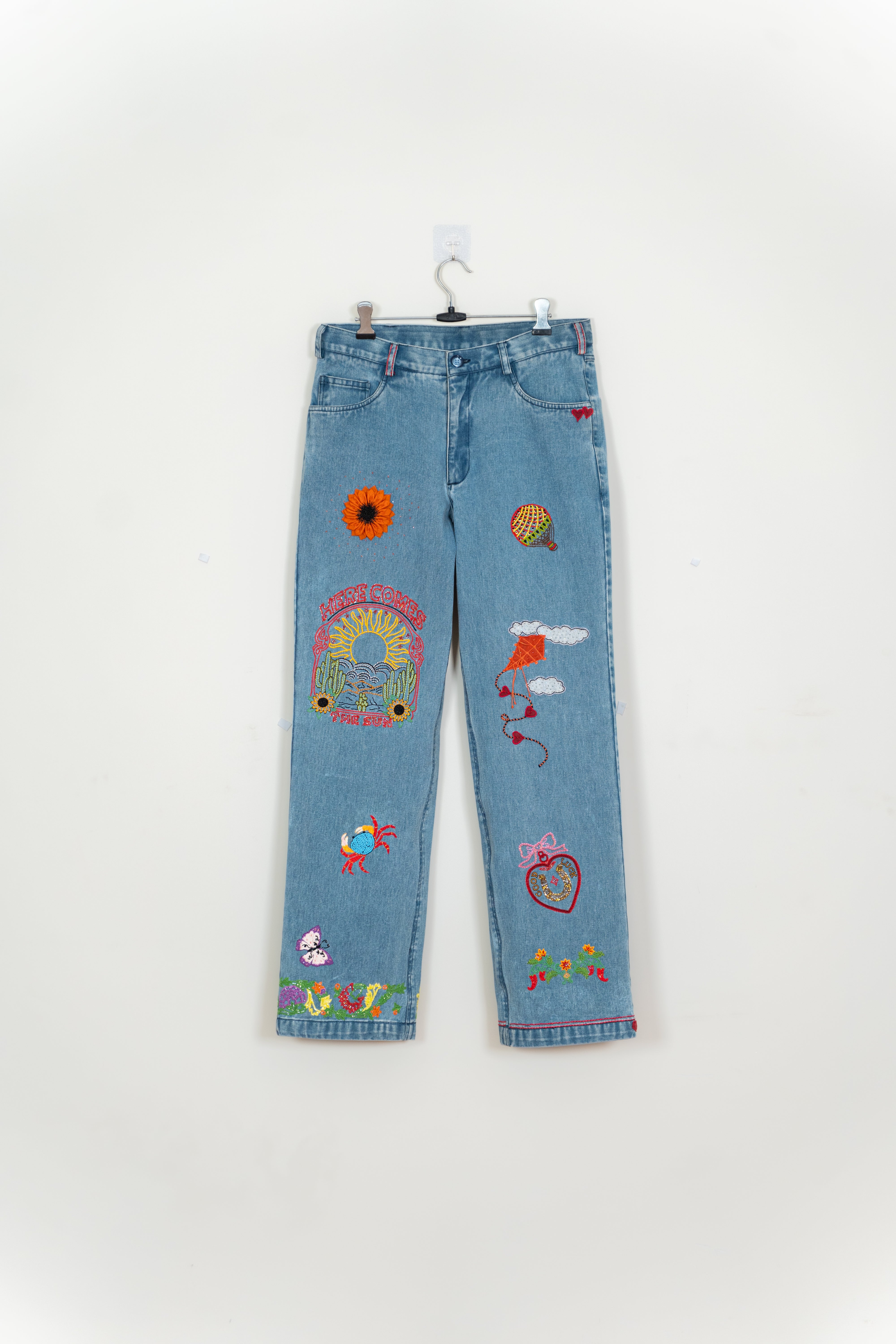 "Le scrapbook" hand embroidered straight fit jeans