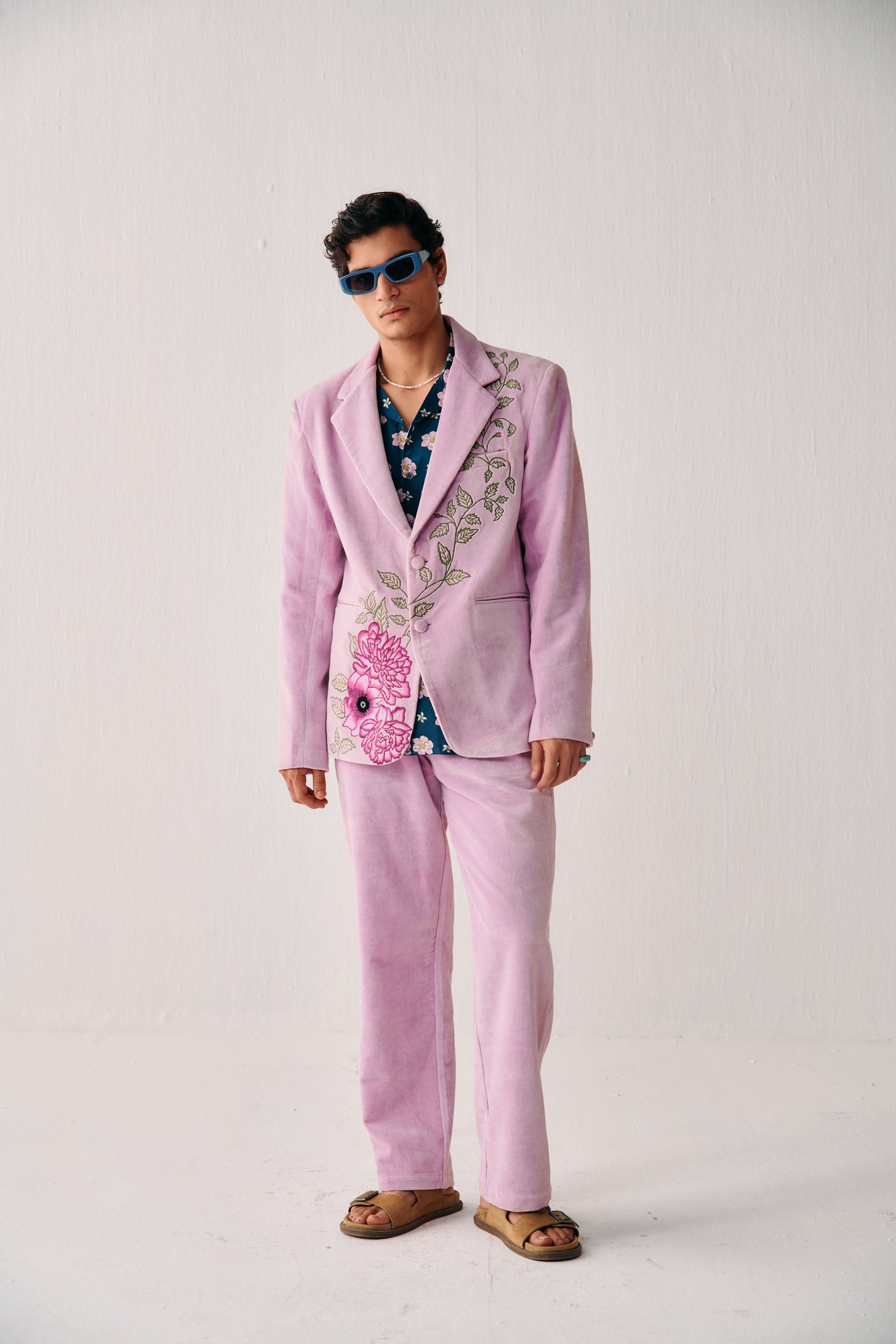 Vintage artwork embroidered blazer-Bubblegum Pink