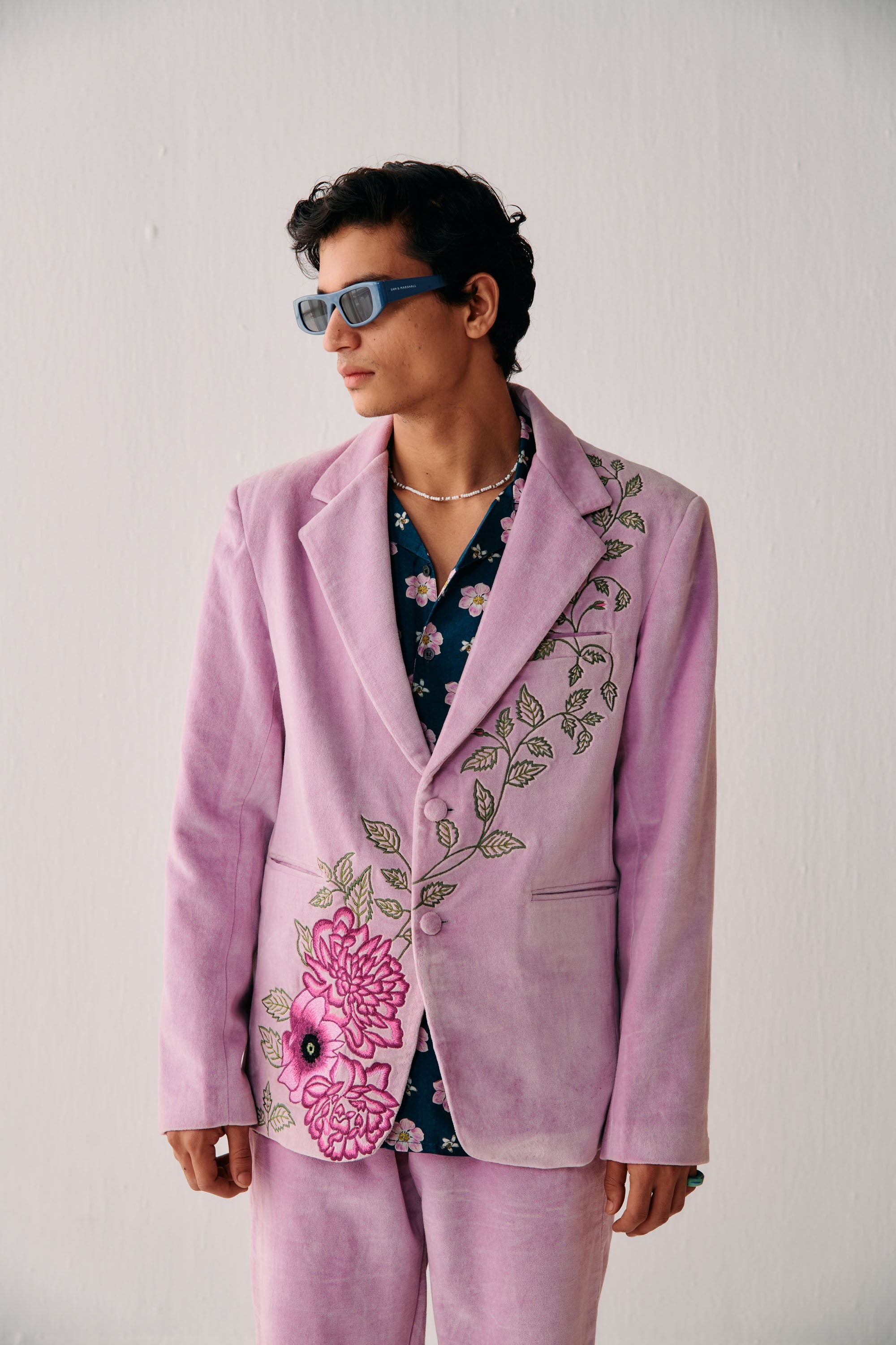 Vintage artwork embroidered blazer-Bubblegum Pink