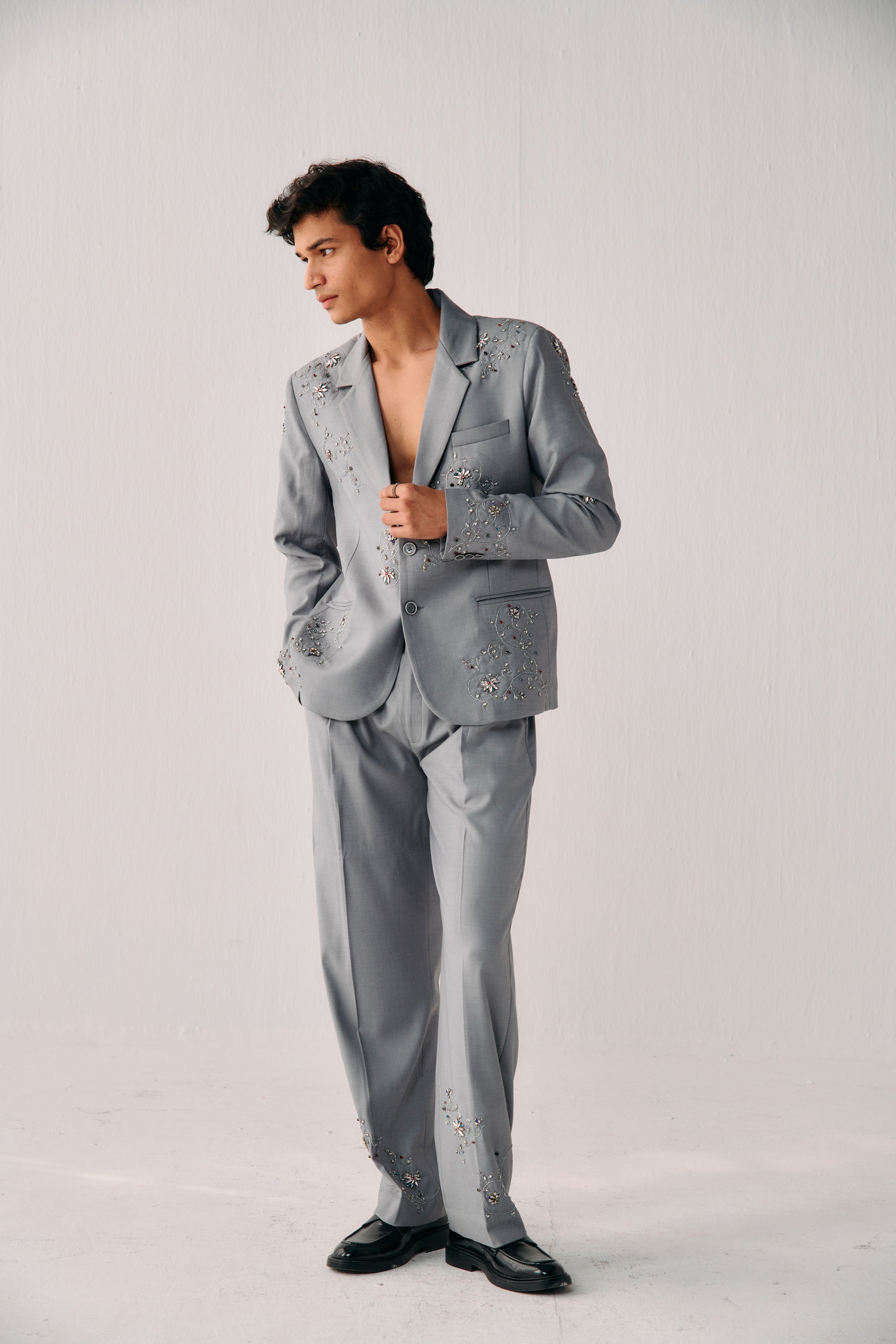 "Le cannes" hand embroidered pleated pants